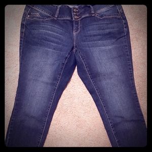 'Wanna betta Butt' YMI Crop Jeggings